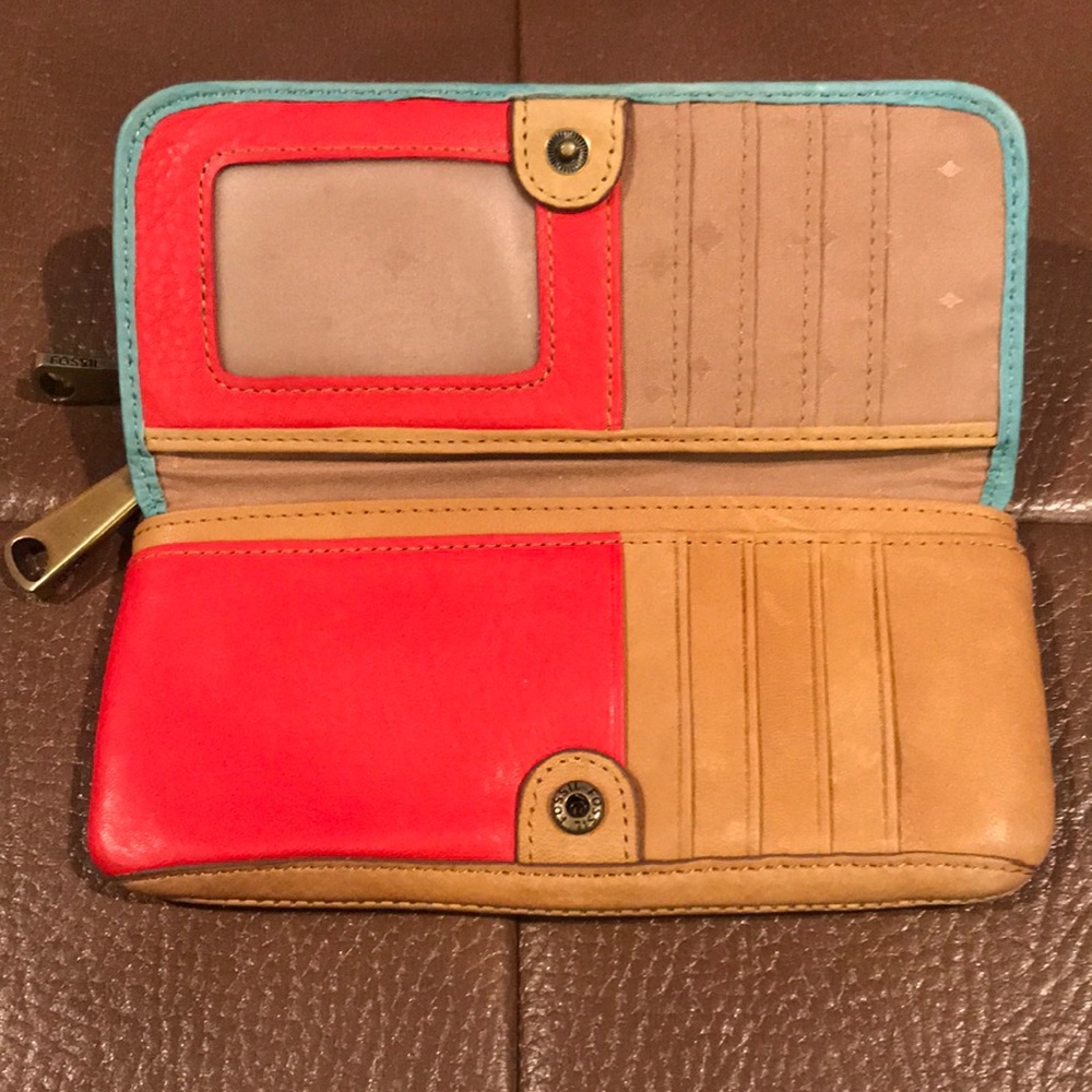 Fossil wallet! - Picture 2 of 3